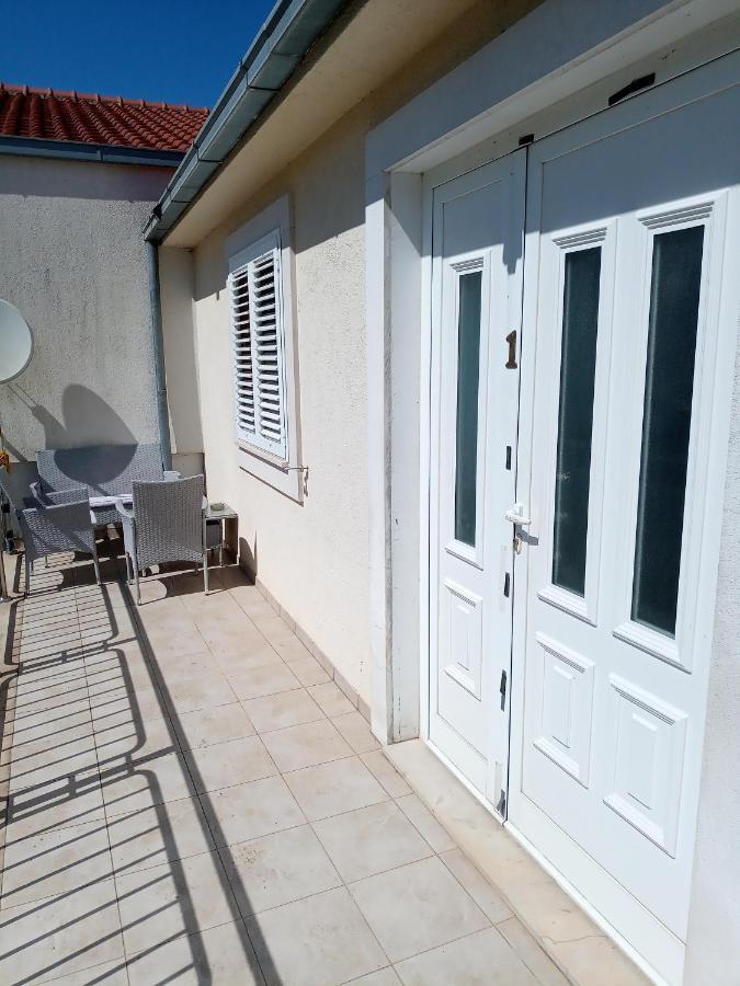 Guesthouse Gradina Loviste Exterior photo